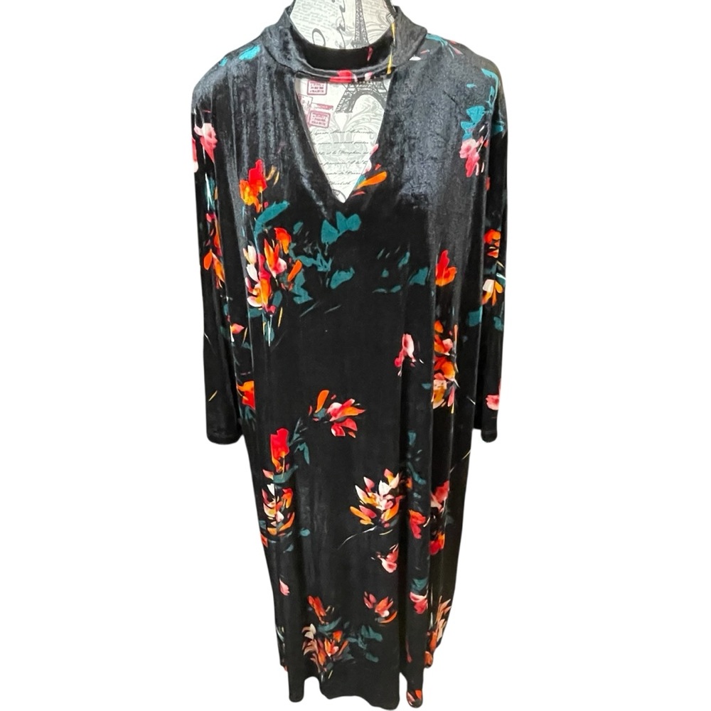 Boutique 9 Floral Long Sleeve Velvety Dress